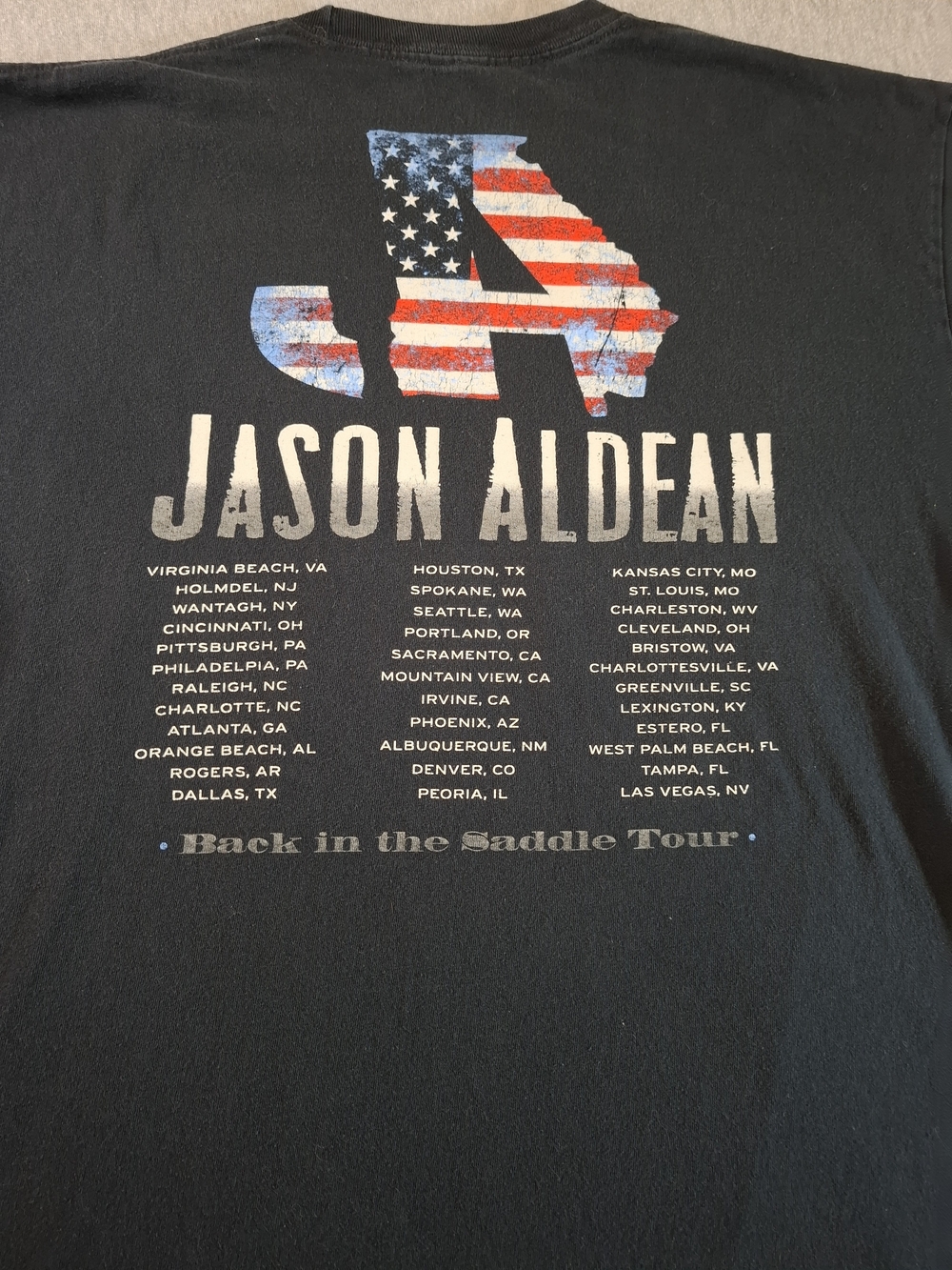 Jason Aldean Women Size XL Tour T‑Shirt - Back in the Saddle - Picture 8 of 8